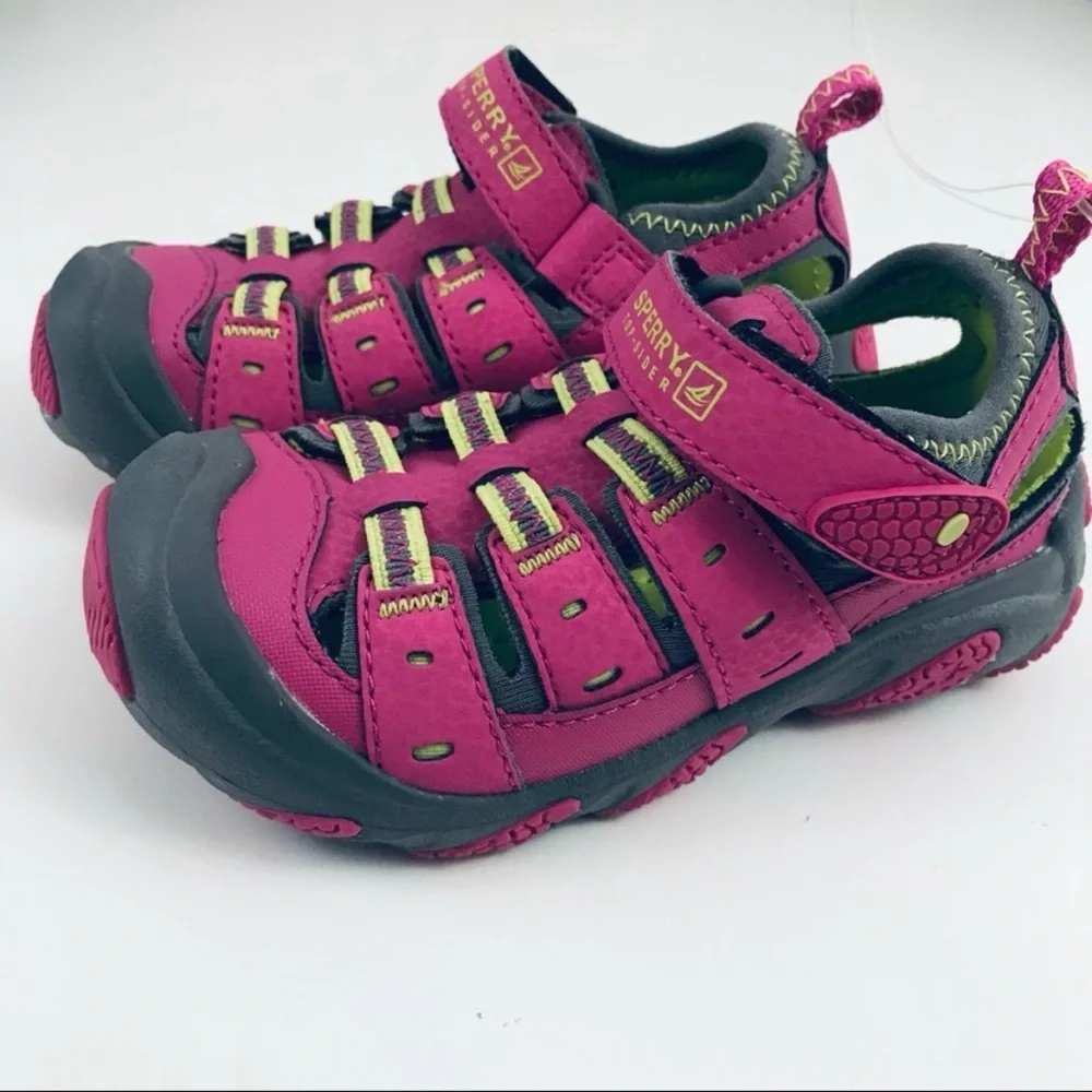 Sperry closed toe